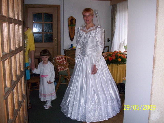 Brautkleid kommplett mit Schleier und Haarschmuck - Kleidung Schmuck Accessoires - Erkner