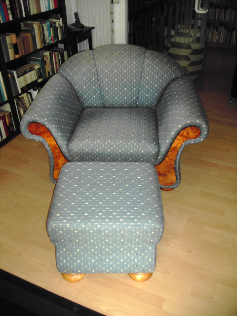 Hochwertiger Sessel + Fußhocker - Handwerk Hausbau Garten - Ulm