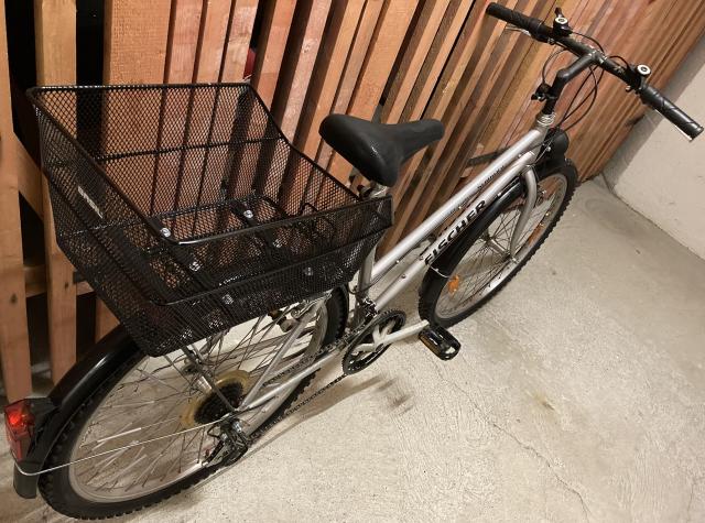Damenfahrrad MTB Fischer, Räder 26 Zoll, Rahmenhöhe 49½ cm, 18 Gänge, Klingel - Urlaub Reise - München